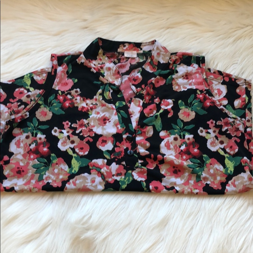 Floral Top - Picture 2 of 5